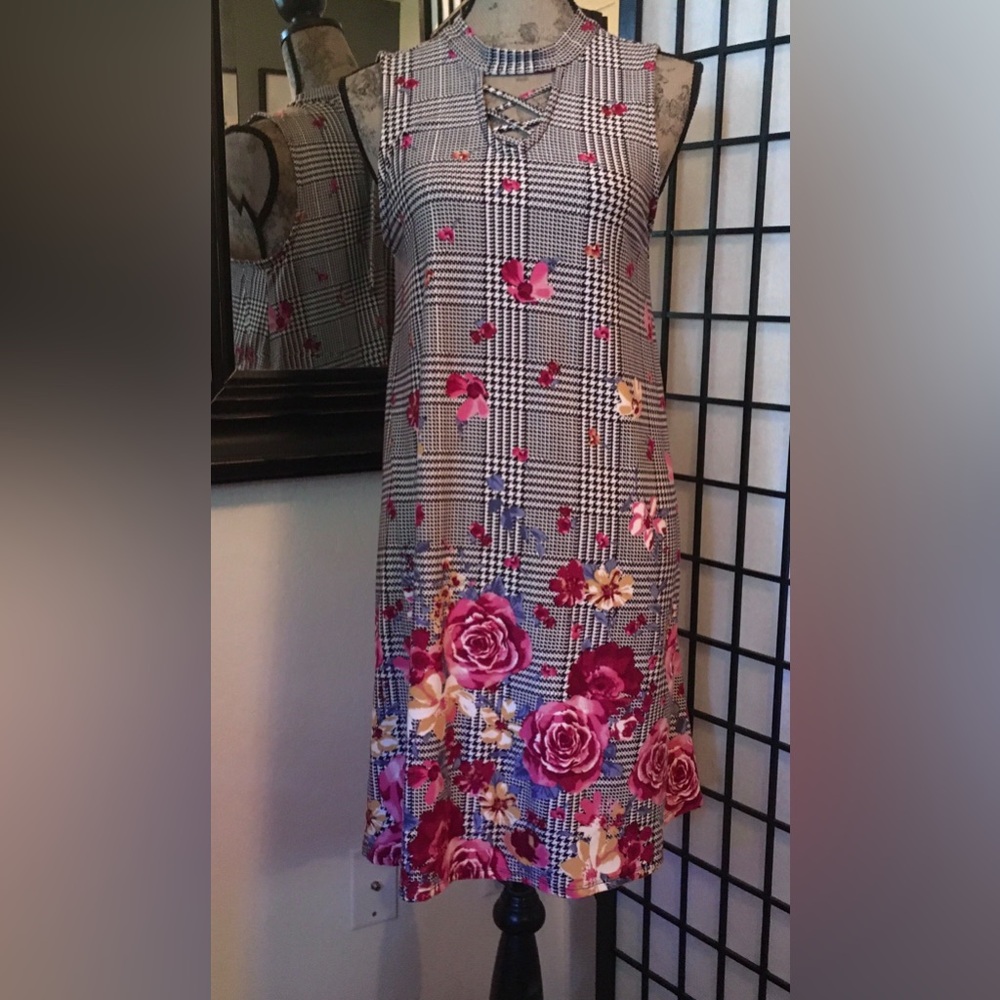 Chic Floral Checkered Midi Dress